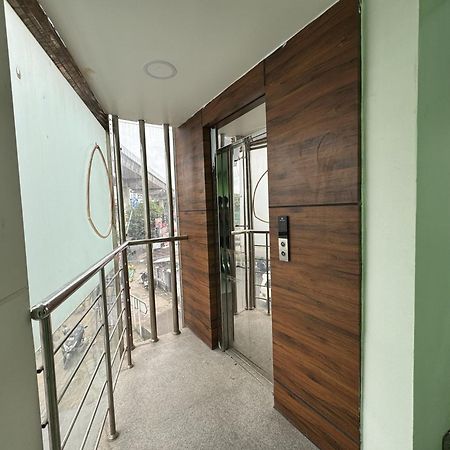 Amsher Suit Lulu Mall Road Hotel Kochi Екстериор снимка
