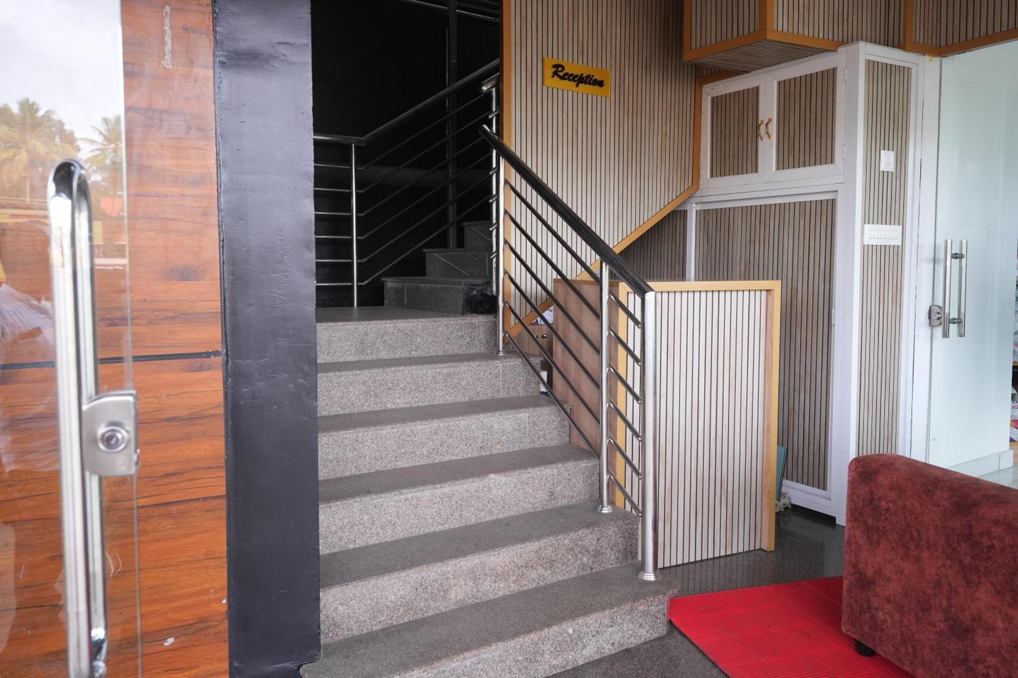 Amsher Suit Lulu Mall Road Hotel Kochi Екстериор снимка
