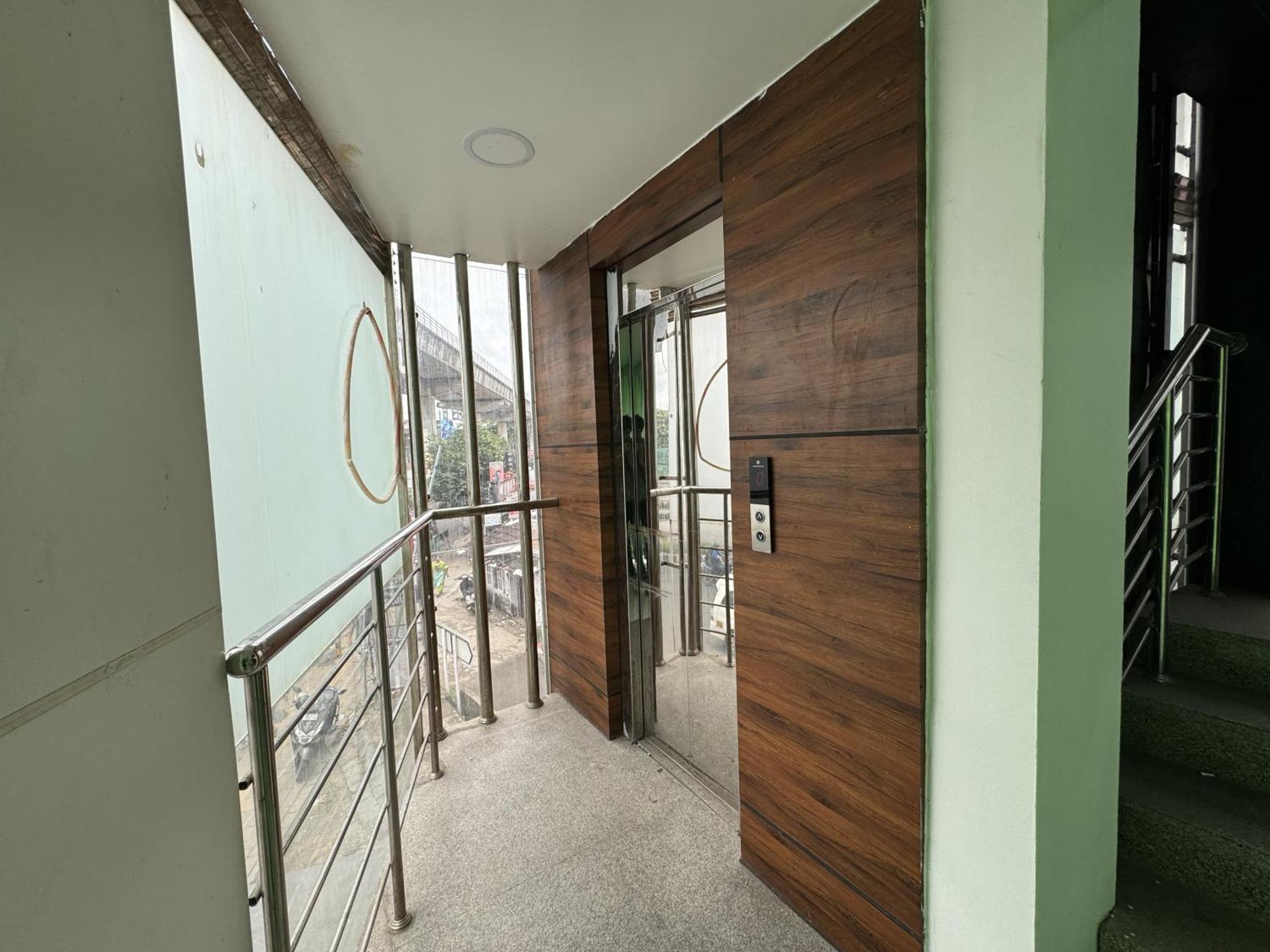 Amsher Suit Lulu Mall Road Hotel Kochi Екстериор снимка