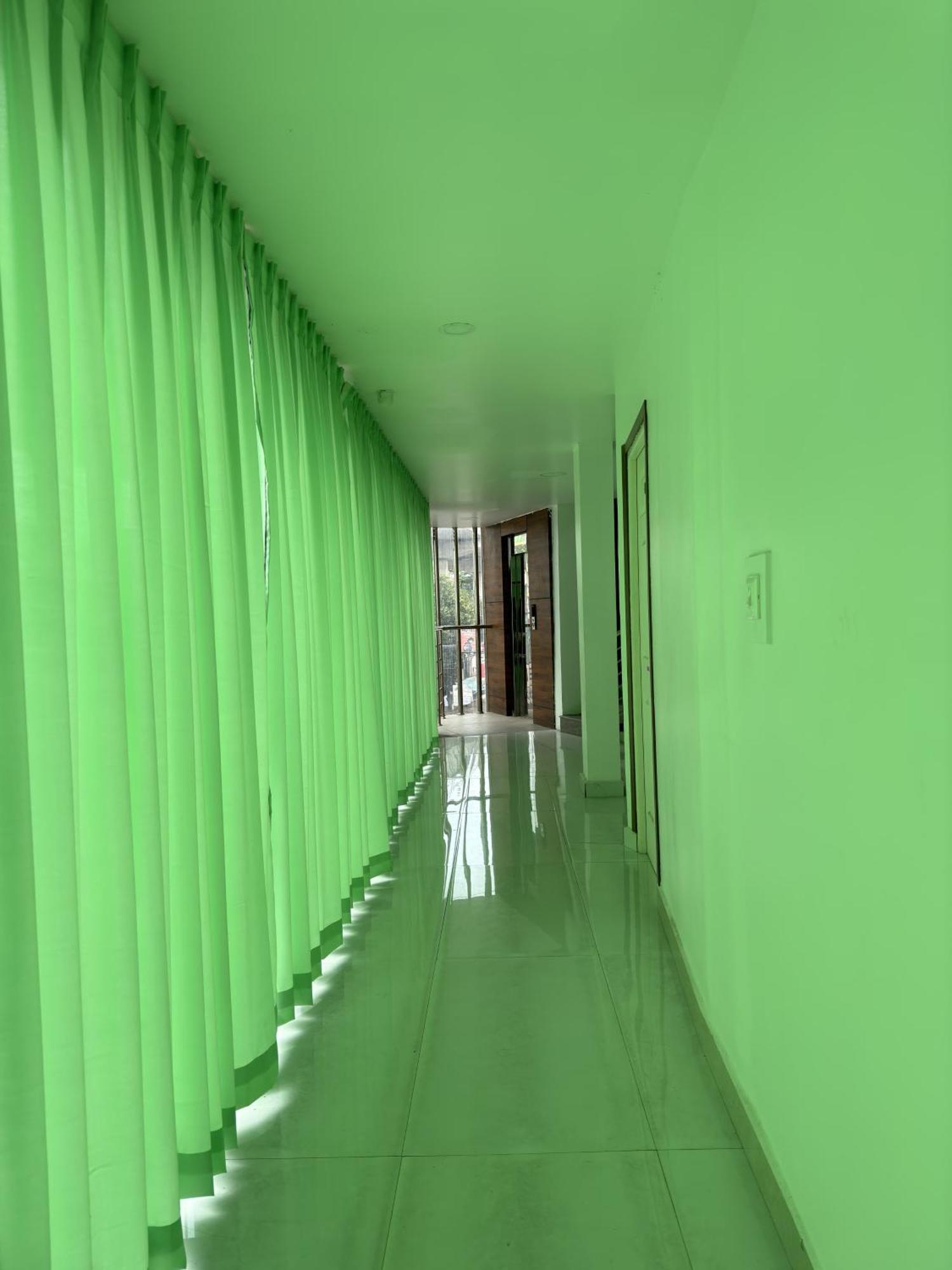 Amsher Suit Lulu Mall Road Hotel Kochi Екстериор снимка